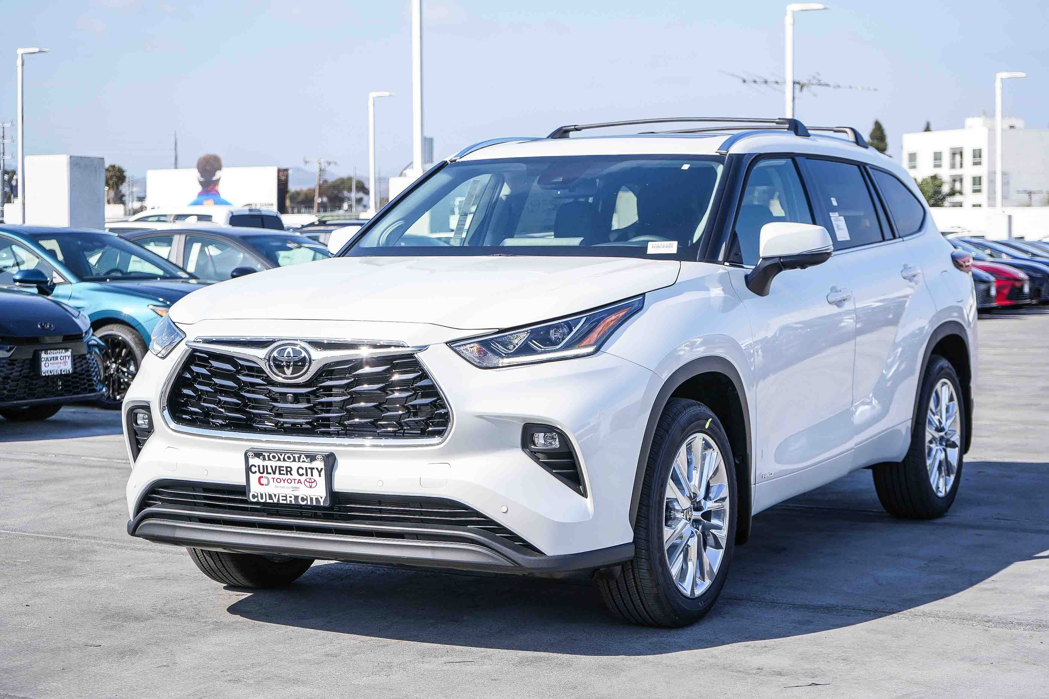 New 2026 Toyota Highlander Limited AWD/4WD image 3