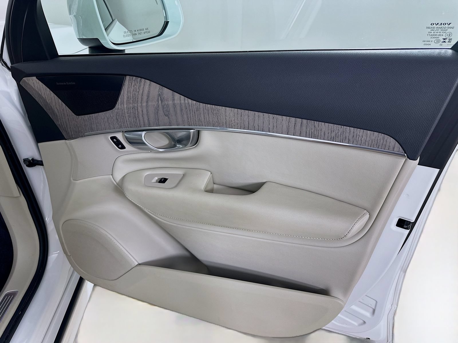 Used 2023 Volvo XC90 B6 Plus w/ Protection Package Premier AWD/4WD image 43