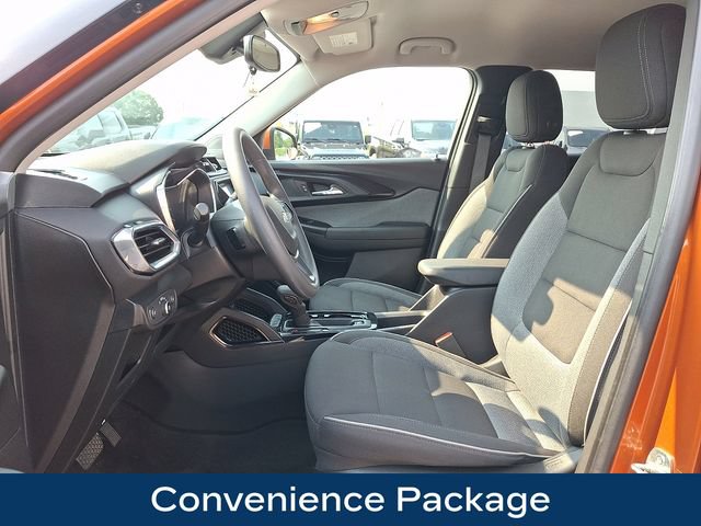 Used 2023 Chevrolet TrailBlazer LT w/ Convenience Package AWD/4WD image 2