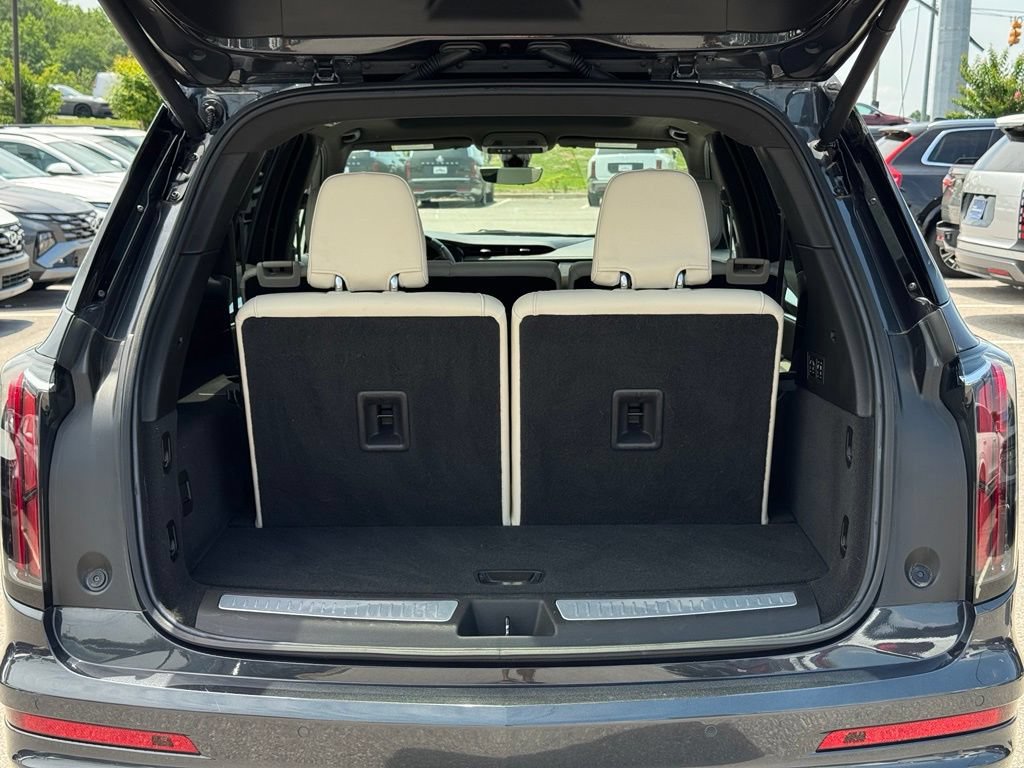 Used 2023 Cadillac XT6 Sport w/ Technology Package AWD/4WD image 16