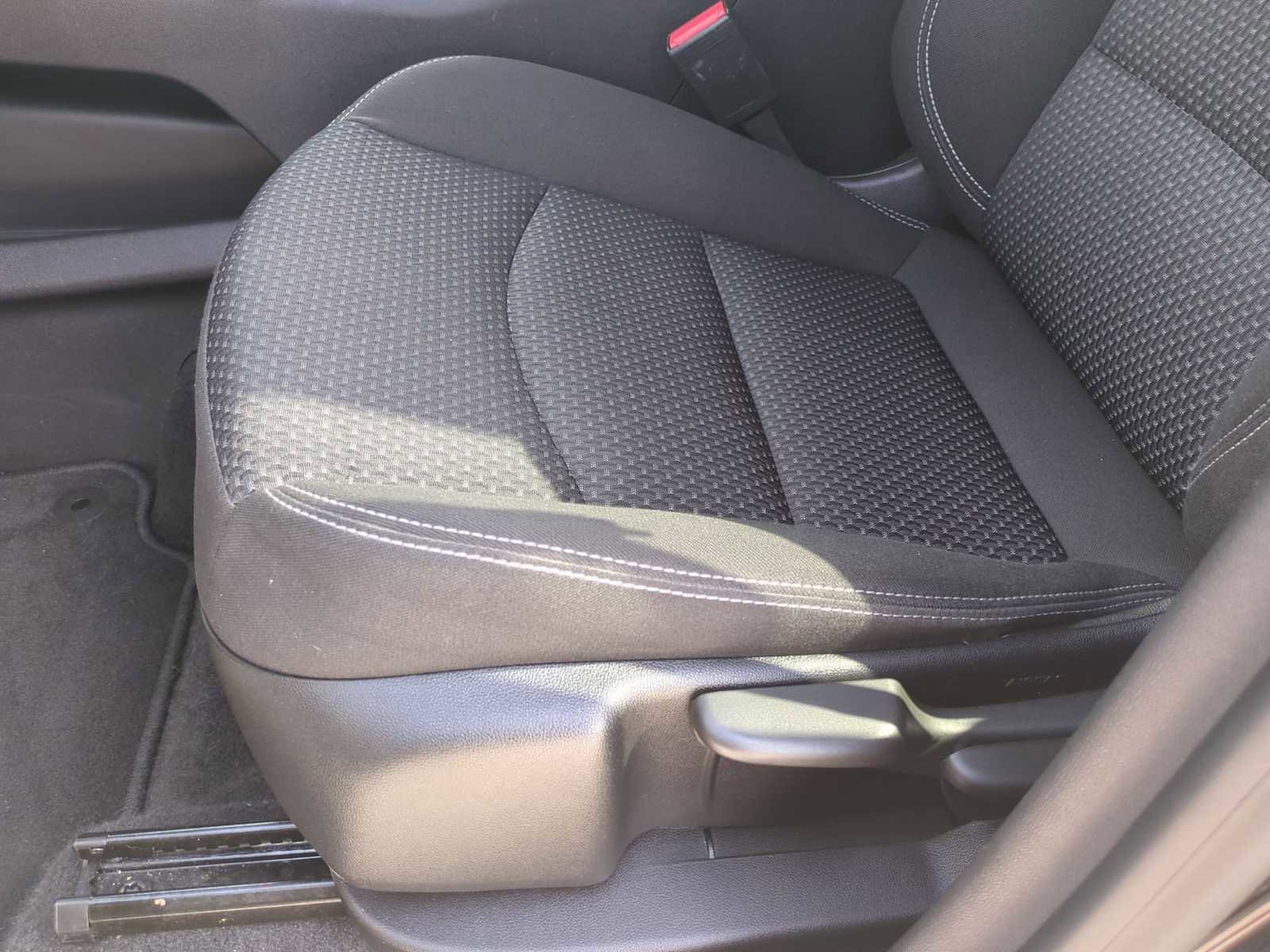 Used 2024 GMC Terrain SLE AWD/4WD image 18