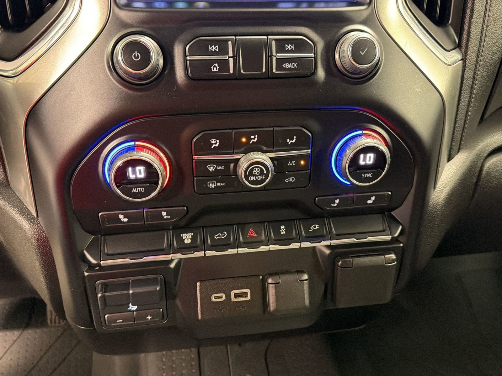 Used 2021 Chevrolet Silverado 2500 LT w/ Fleet Comfort Package image 17