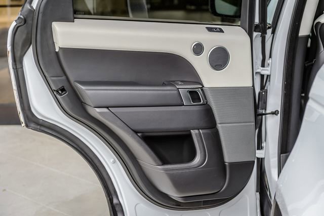 Used 2016 Land Rover Range Rover Sport SVR image 59