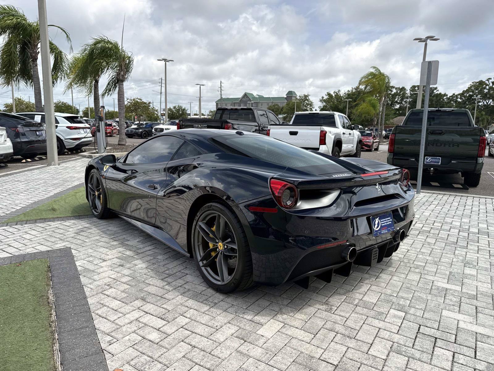 Used 2017 Ferrari 488 GTB RWD image 4