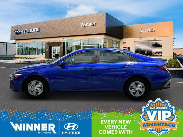 New 2025 Hyundai Elantra SE image 3