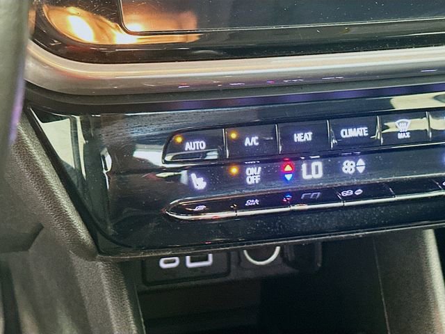 Used 2023 Chevrolet Bolt LT image 19