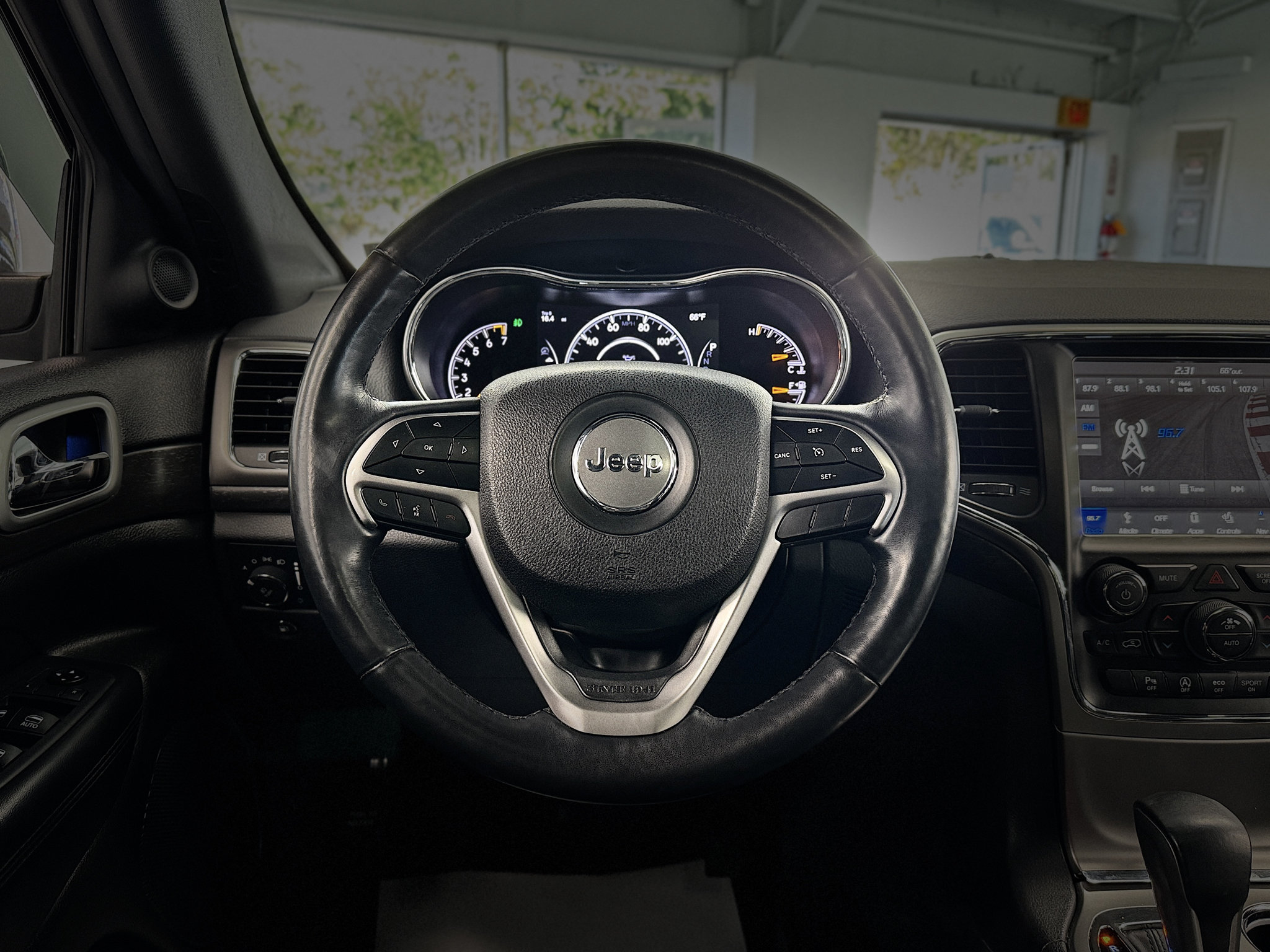 Used 2018 Jeep Grand Cherokee Altitude AWD/4WD image 17