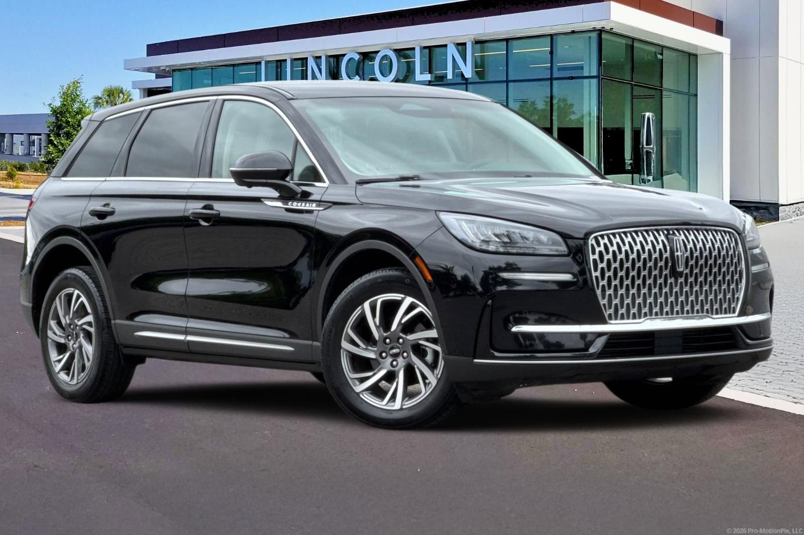 Used 2023 Lincoln Corsair FWD w/ Equipment Group 101A image 2