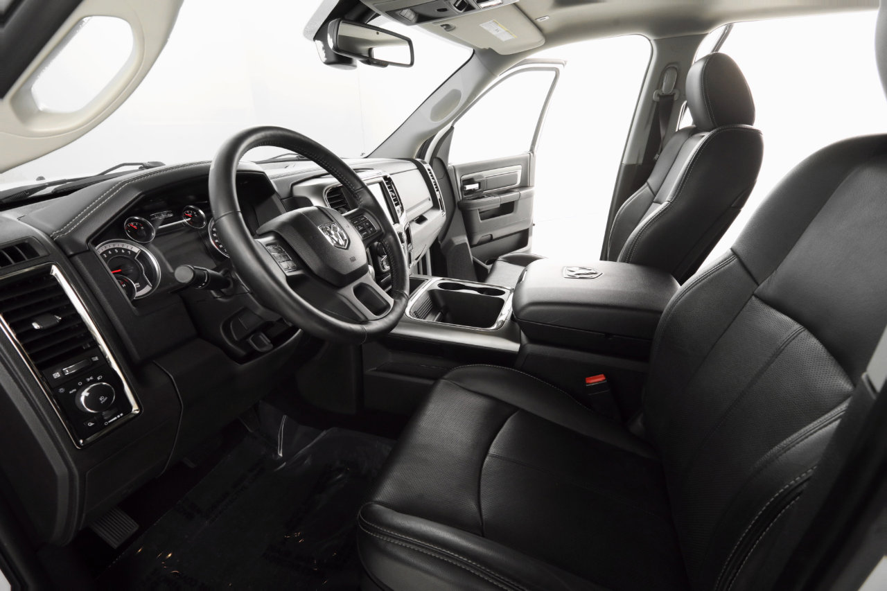 Used 2018 RAM 1500 Sport image 12