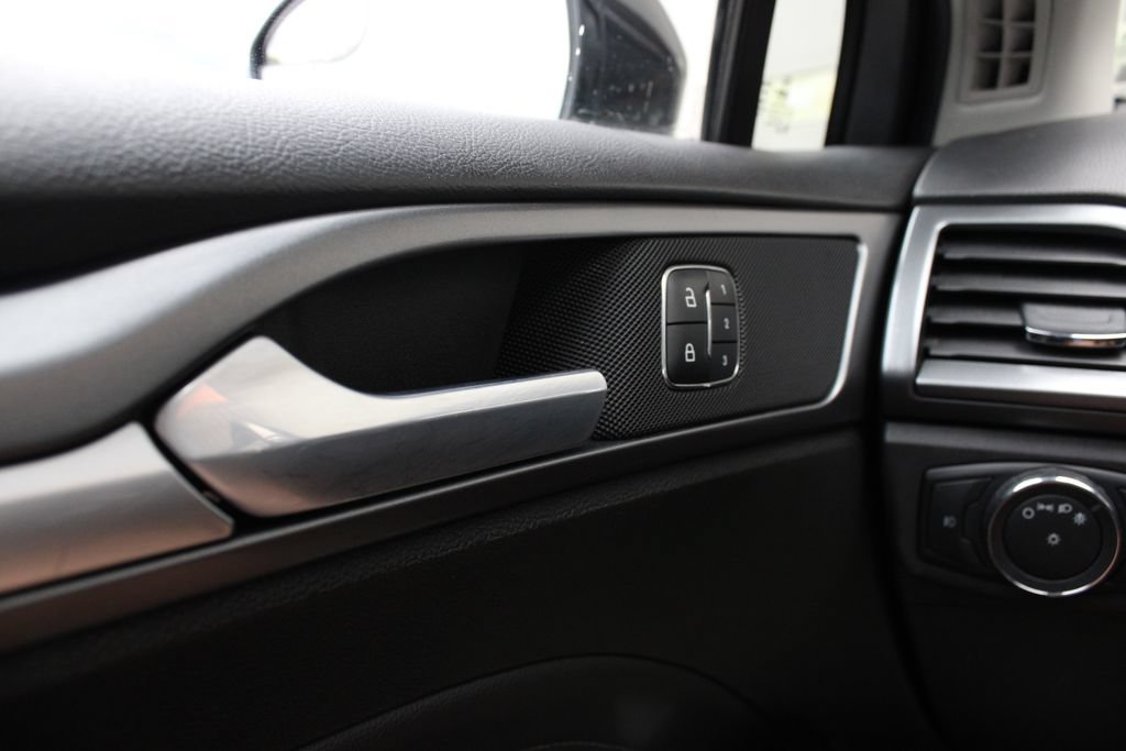 Used 2014 Ford Fusion Titanium AWD/4WD image 7