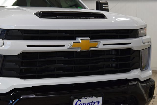Used 2024 Chevrolet Silverado 2500 Custom w/ Custom Value Package image 11