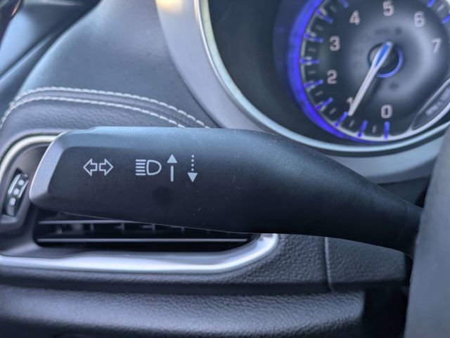 Used 2025 Chrysler Pacifica Limited image 27