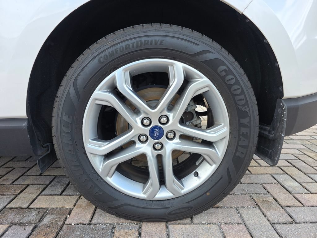 Used 2018 Ford Edge Titanium w/ Technology Package AWD/4WD image 21
