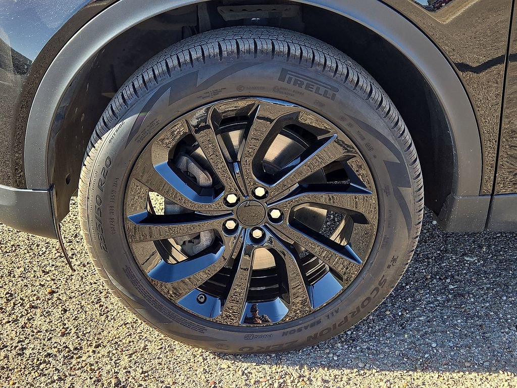 Used 2020 Land Rover Discovery Sport S image 16