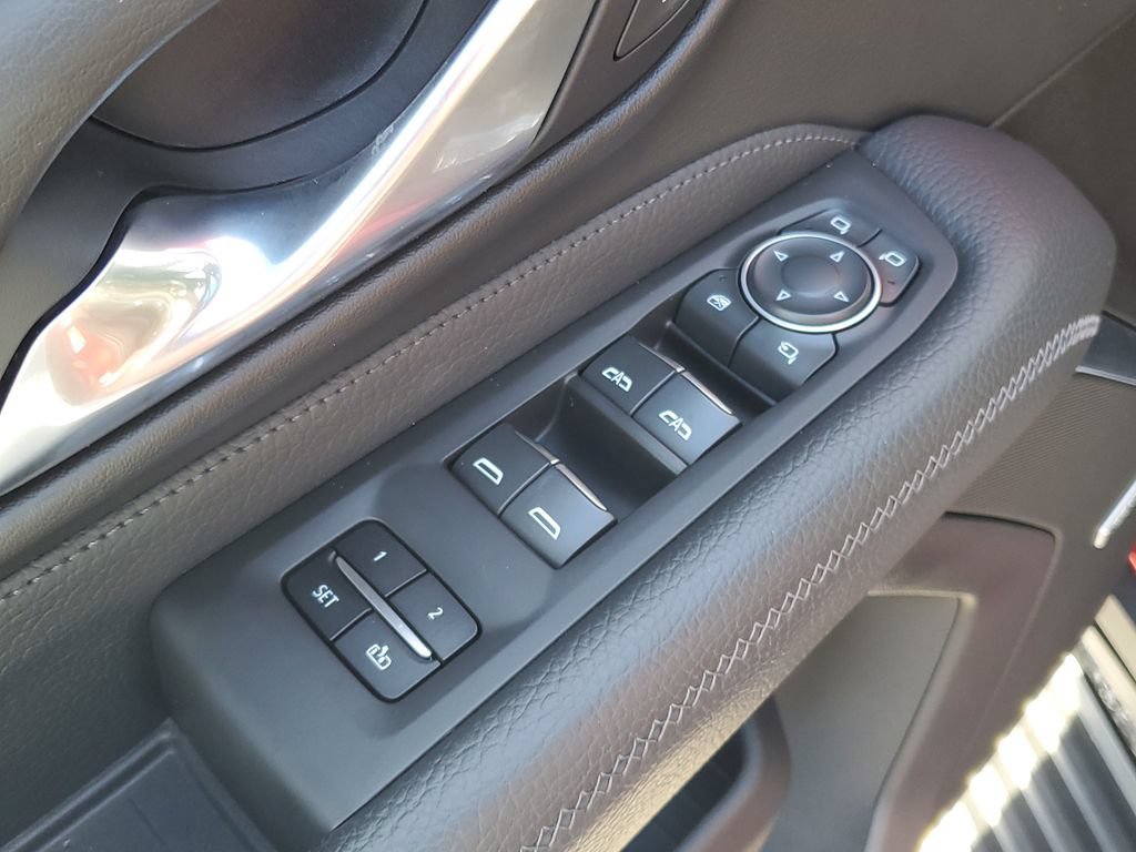 Used 2021 GMC Yukon XL Denali w/ Denali Ultimate Package AWD/4WD image 10