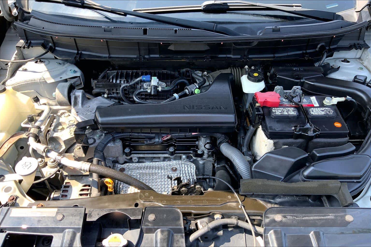 Used 2015 Nissan Rogue SL AWD/4WD image 32