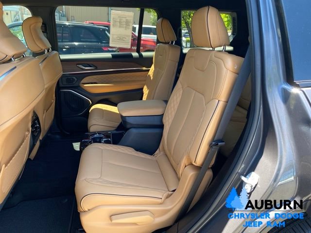 Used 2025 Jeep Grand Cherokee L Summit w/ Obsidian Package AWD/4WD image 28