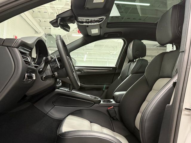Used 2026 Porsche Macan GTS AWD/4WD image 5