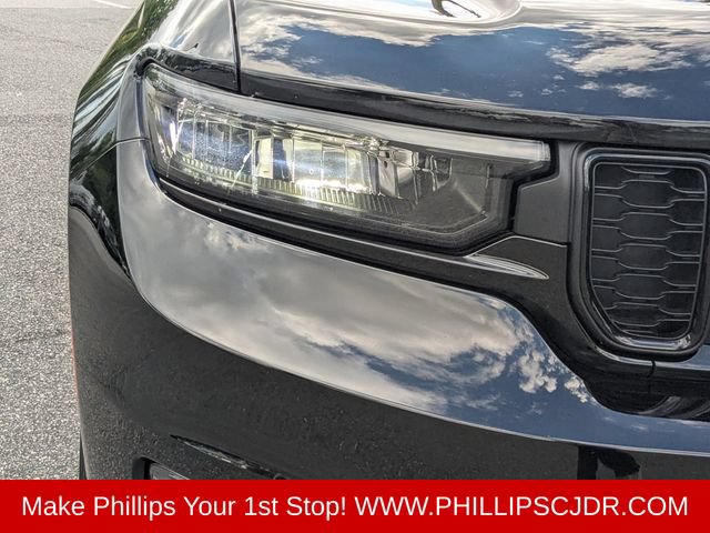 Used 2024 Jeep Grand Cherokee L Limited w/ Black Appearance Package AWD/4WD image 7