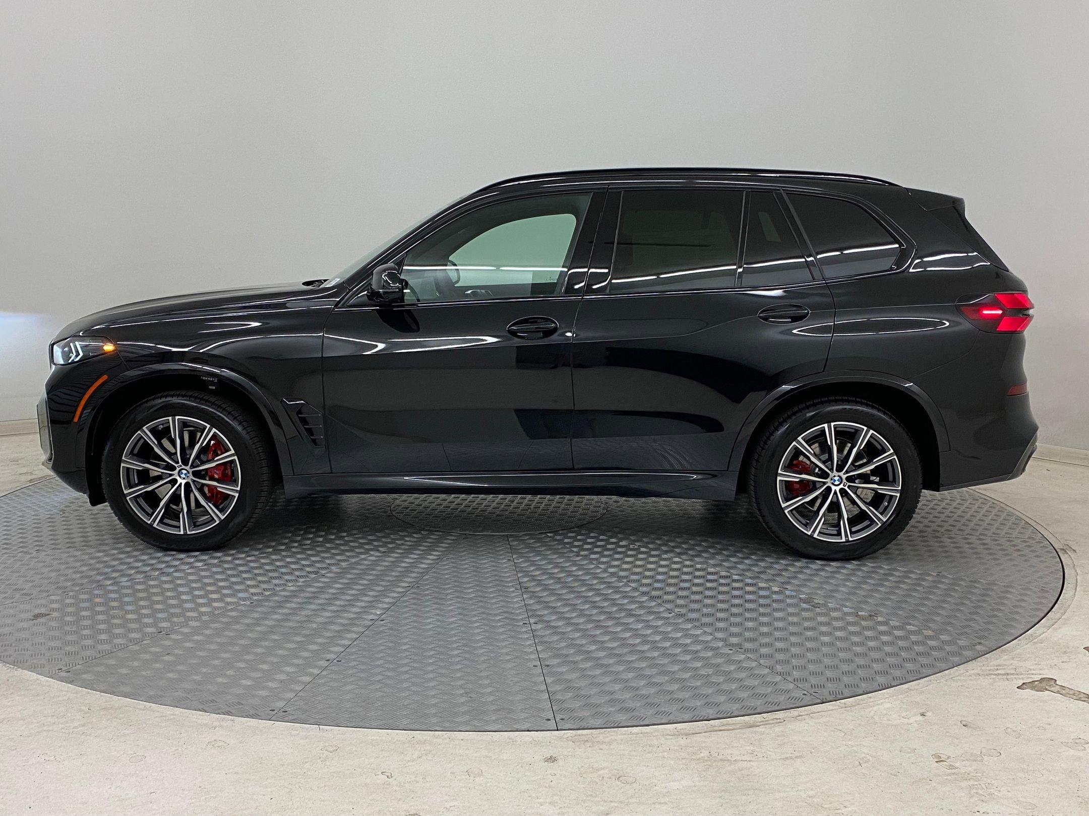 Used 2026 BMW X5 xDrive40i w/ Executive Package image 2