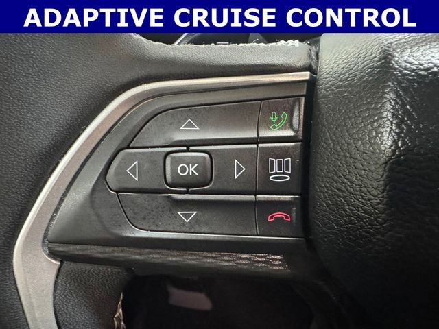 Used 2025 Jeep Grand Cherokee Altitude AWD/4WD image 18