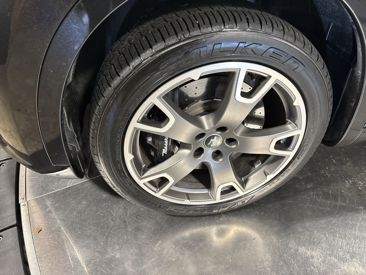 Used 2023 Maserati Levante Modena image 10