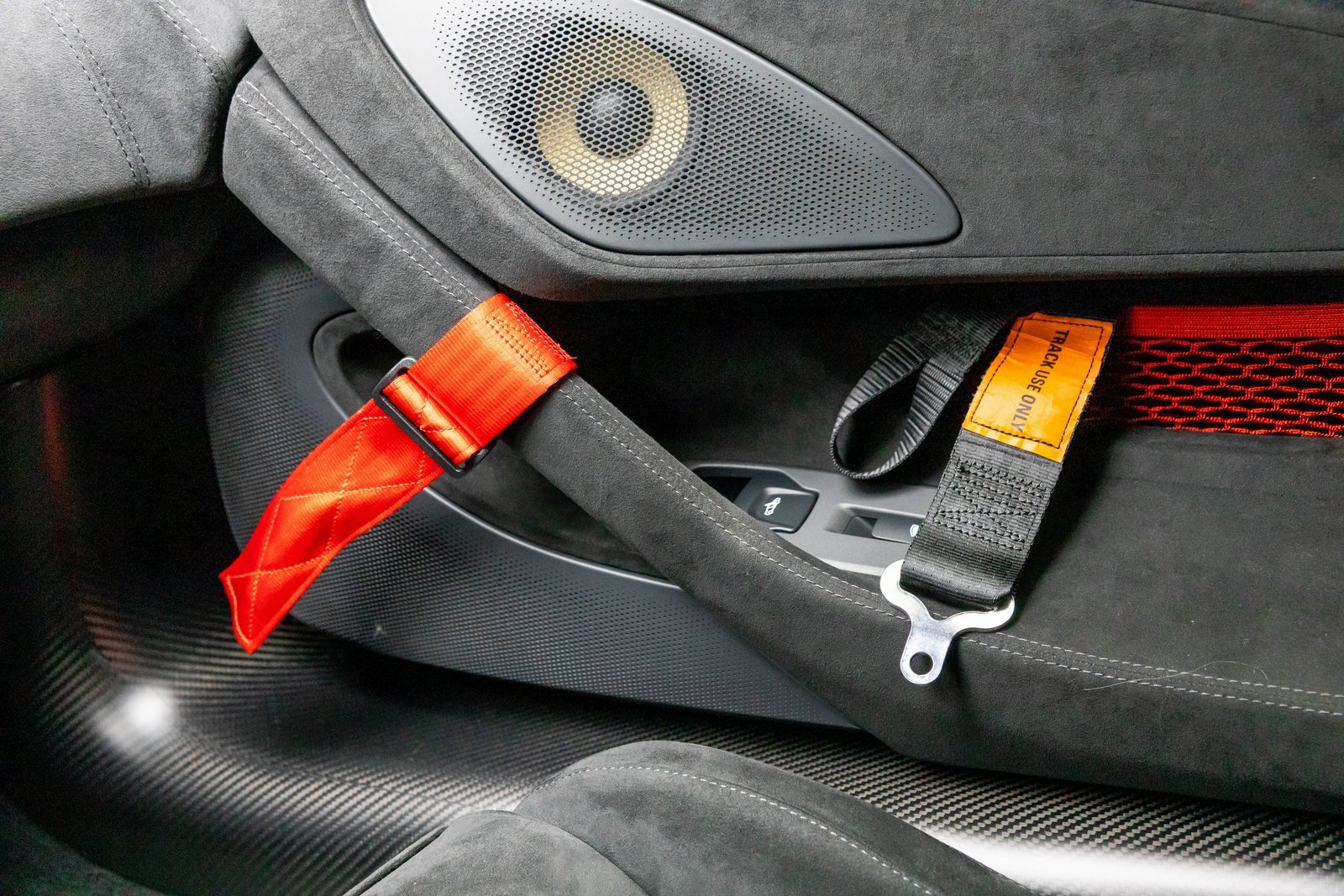 Used 2020 McLaren 620R RWD image 37