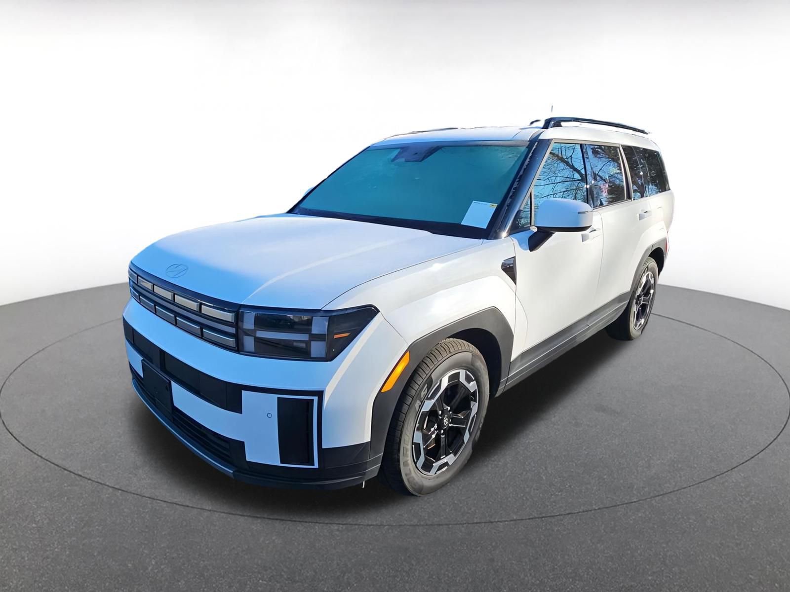 Used 2025 Hyundai Santa Fe SEL image 3