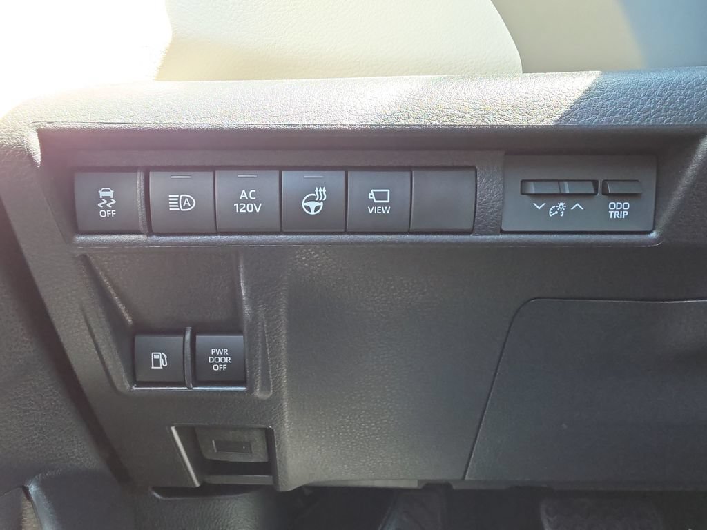 Used 2026 Toyota Sienna Platinum AWD/4WD image 32