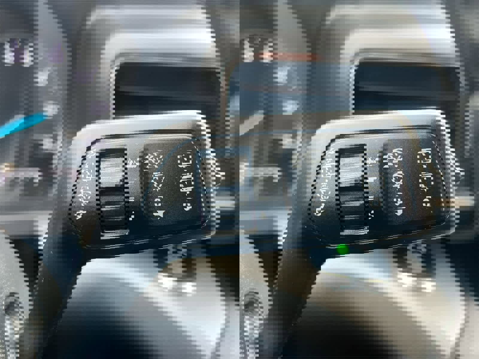 Used 2020 Ford Explorer XLT w/ Equipment Group 202A image 25