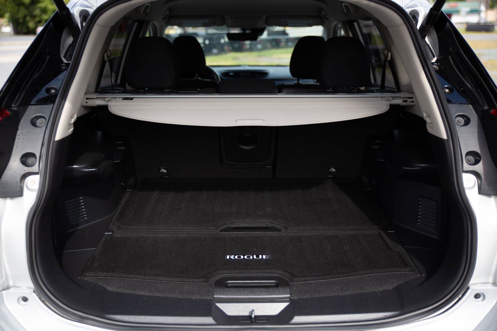 Used 2019 Nissan Rogue SV w/ Premium Package image 25