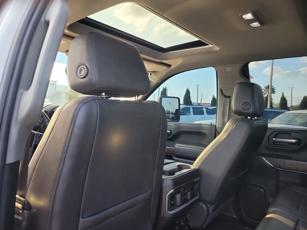 Used 2022 GMC Sierra 3500 Denali w/ Denali Ultimate Package image 10