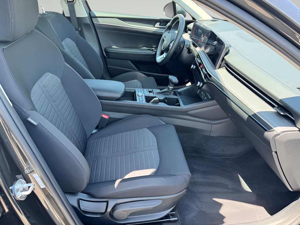 Used 2025 Kia K5 LXS FWD image 16