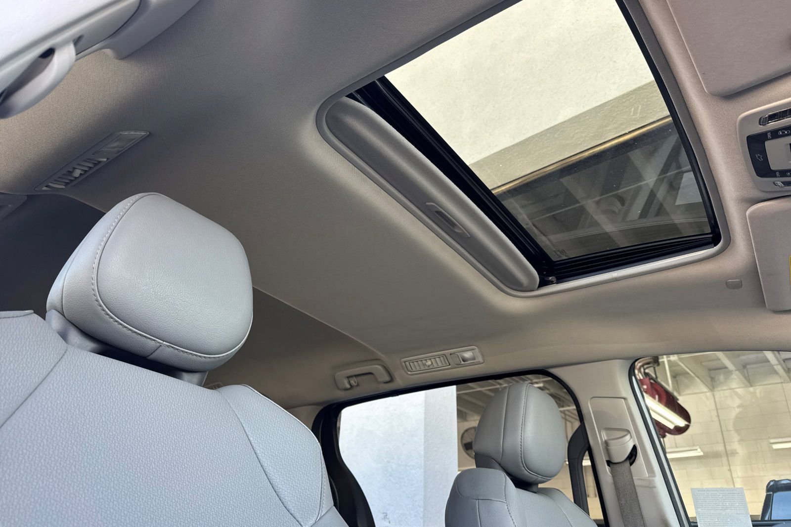 Certified 2023 Toyota Sienna XLE image 24