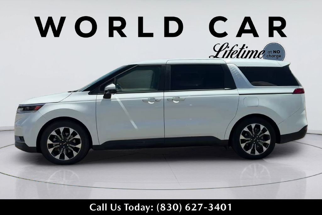 Used 2024 Kia Carnival EX FWD image 6