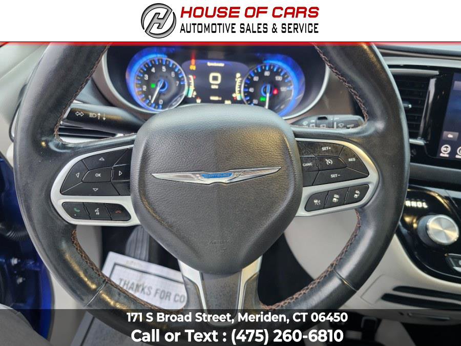 Used 2019 Chrysler Pacifica Touring-L w/ Advanced Safetytec Group image 27