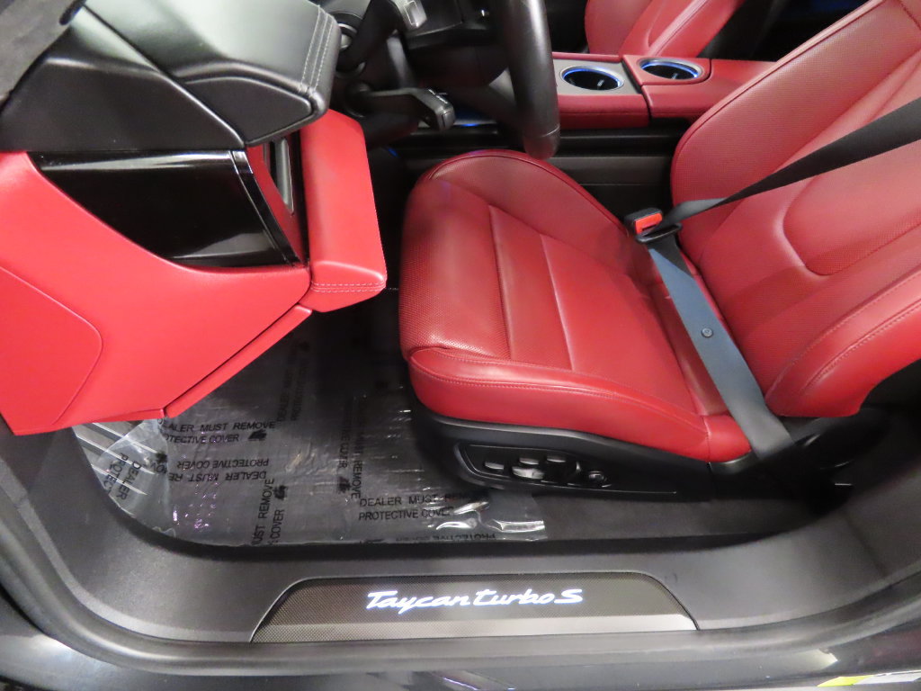 Certified 2020 Porsche Taycan Turbo S AWD/4WD image 40