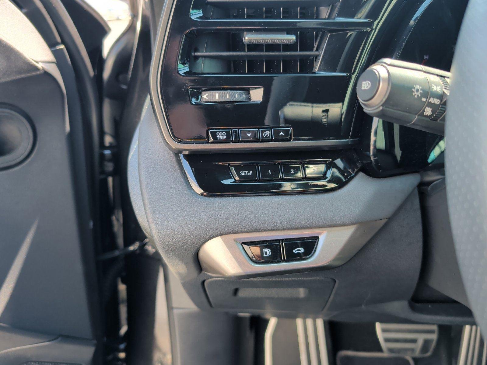 Used 2023 Lexus RX 350 F Sport w/ Cold Area Package AWD/4WD image 17