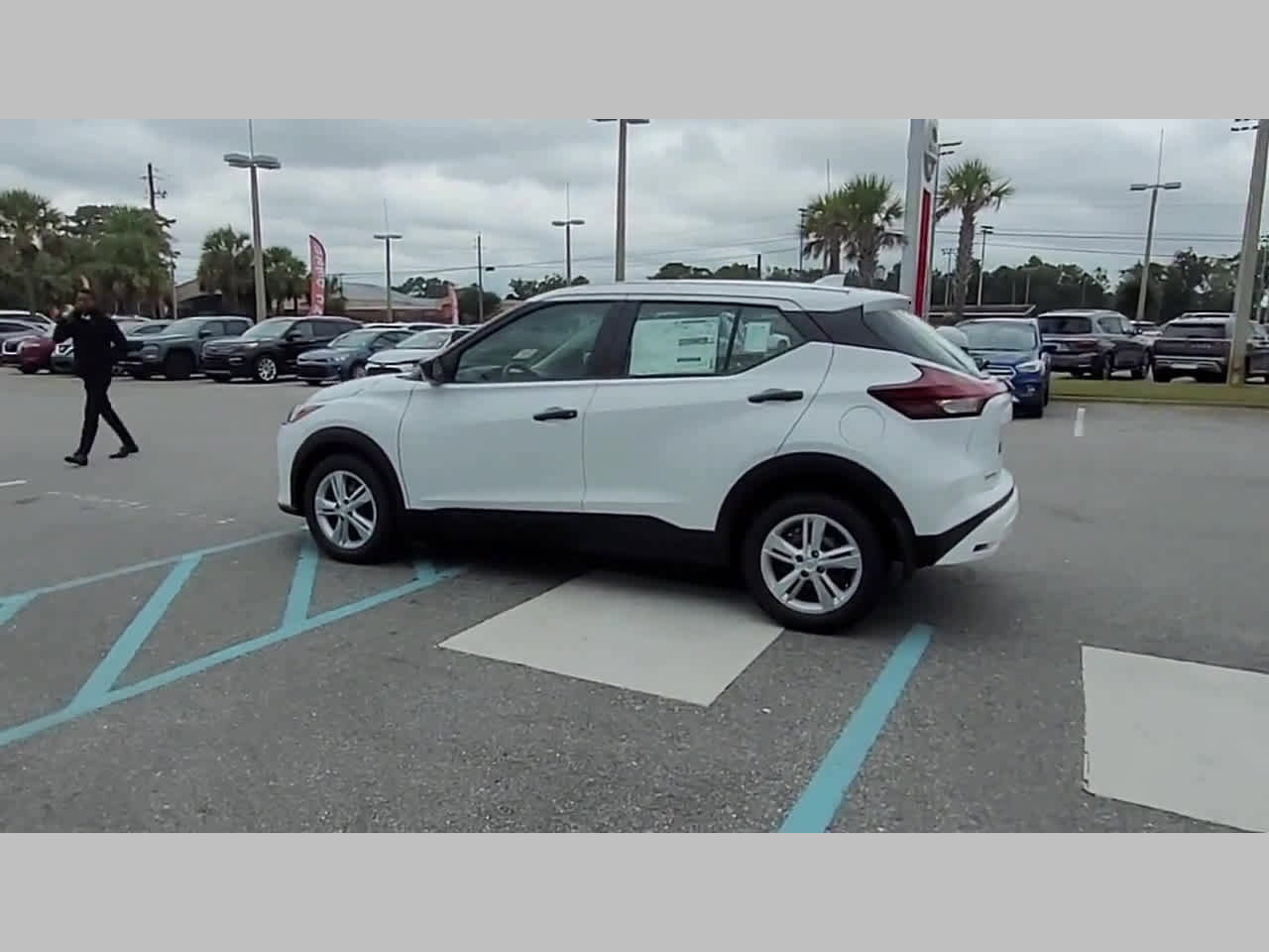 New 2025 Nissan Kicks Play S image 25