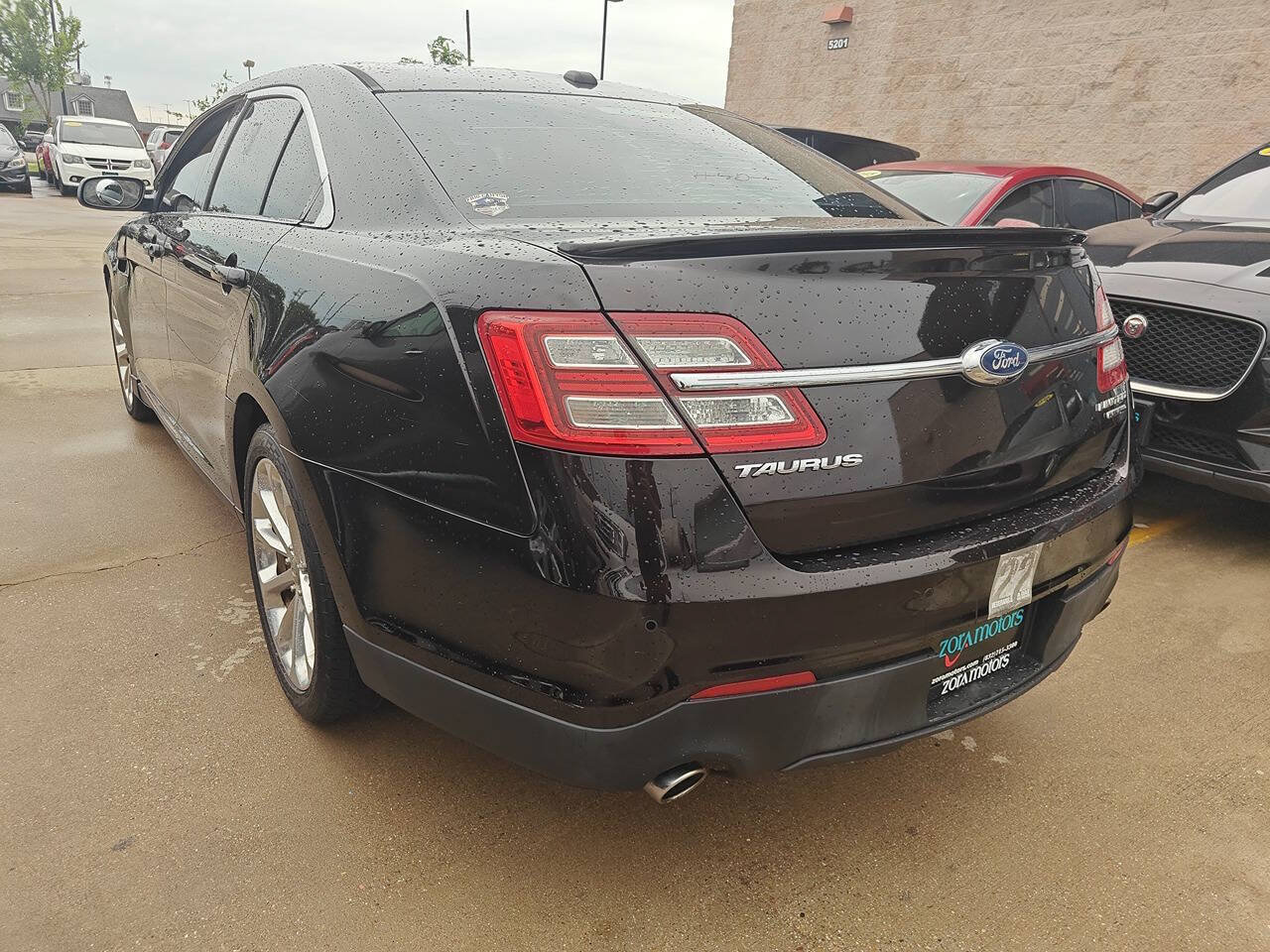 Used 2013 Ford Taurus Limited FWD image 7