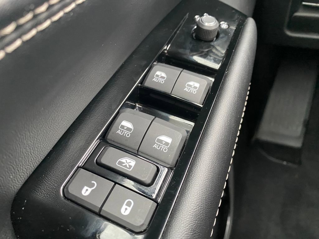 New 2026 Jeep Grand Wagoneer L 4WD w/ HD Trailer Tow Package image 16