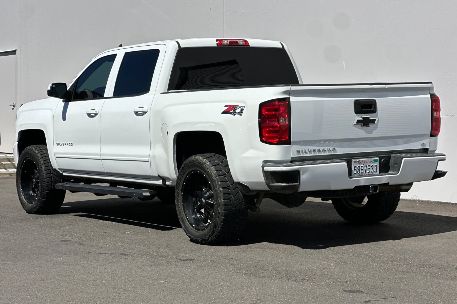 Used 2018 Chevrolet Silverado 1500 LT w/ All Star Edition AWD/4WD image 6