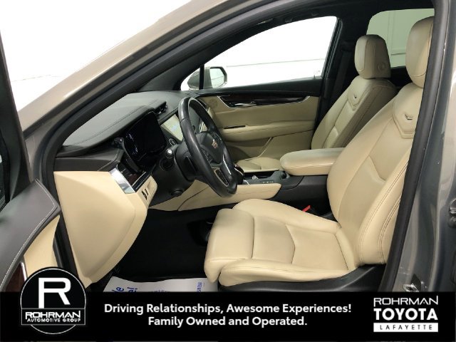 Used 2017 Cadillac XT5 Luxury w/ Driver Awareness Package AWD/4WD image 12