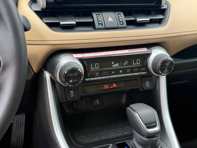 Used 2025 Toyota RAV4 XLE Premium image 20