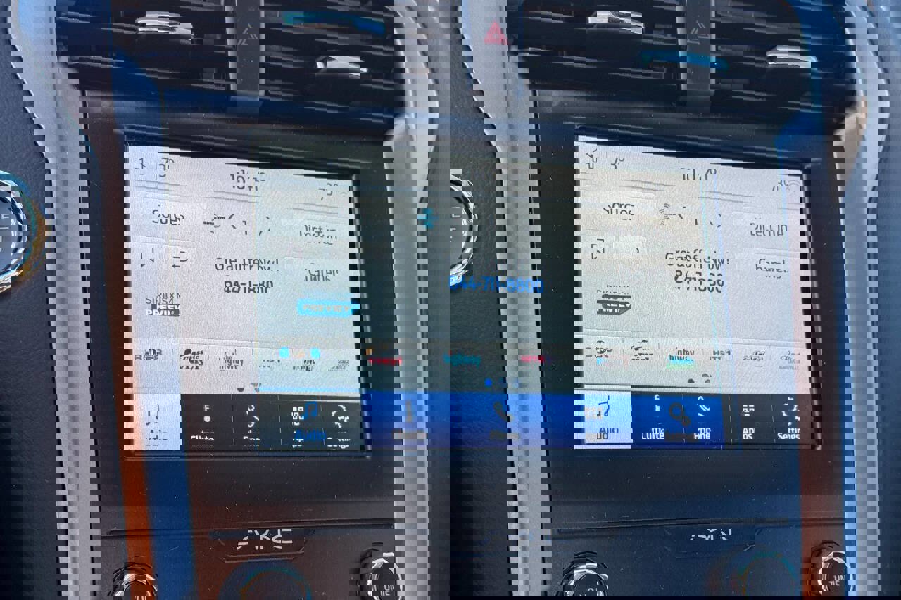 Used 2020 Ford Fusion SE image 26