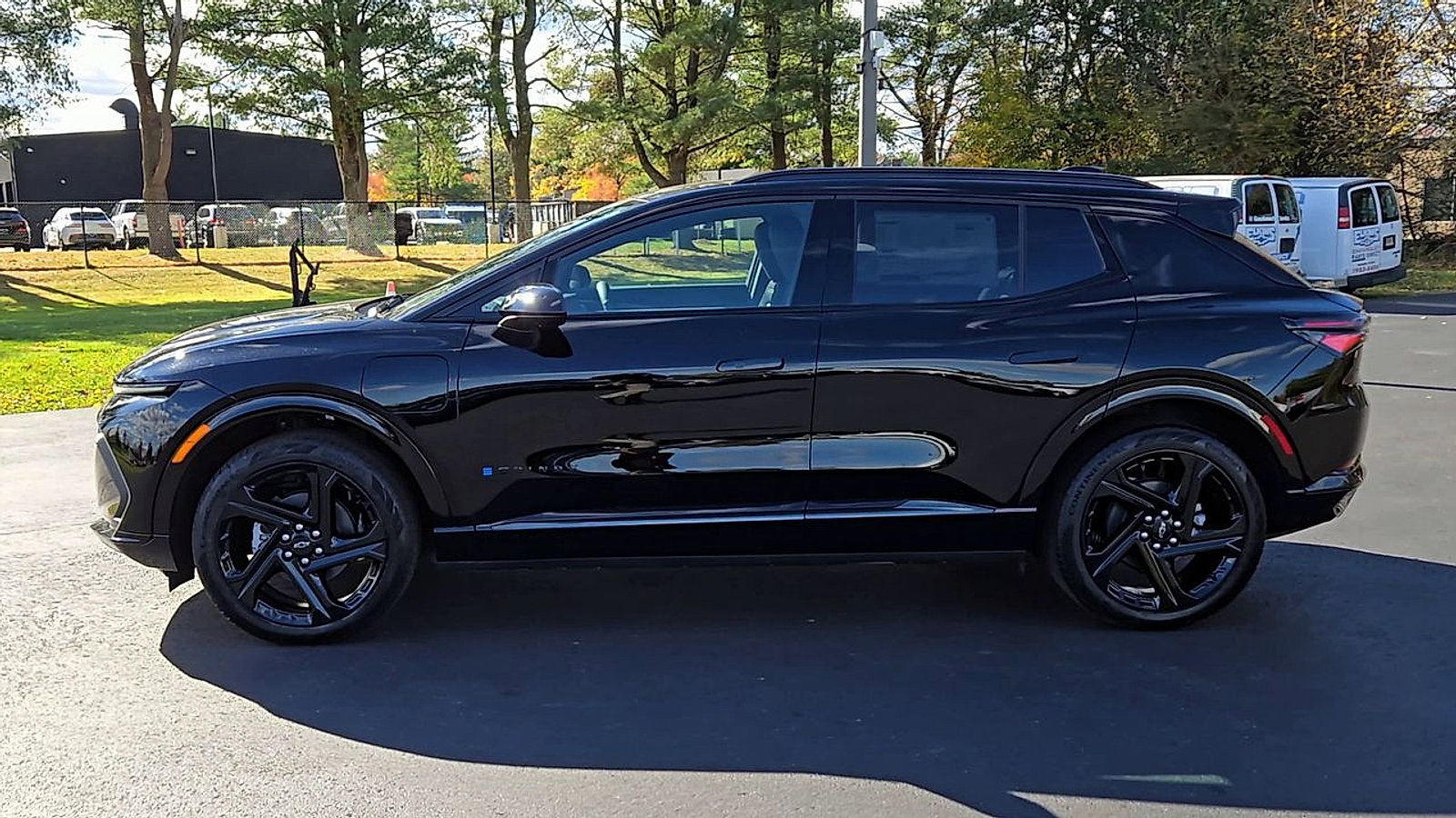 New 2026 Chevrolet Equinox EV RS image 9