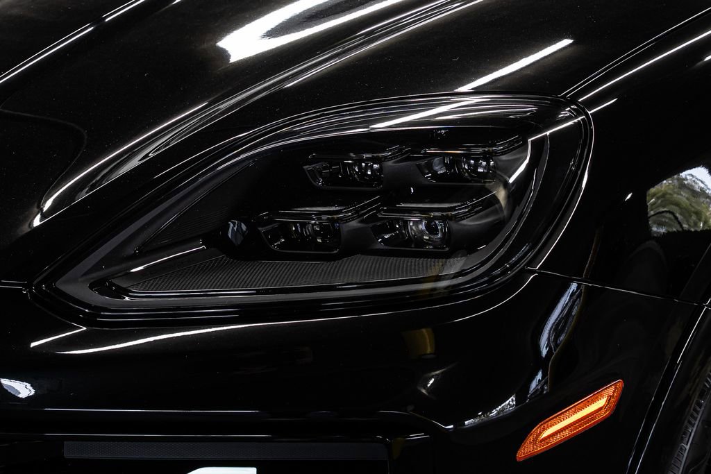 Used 2025 Porsche Cayenne GTS image 9