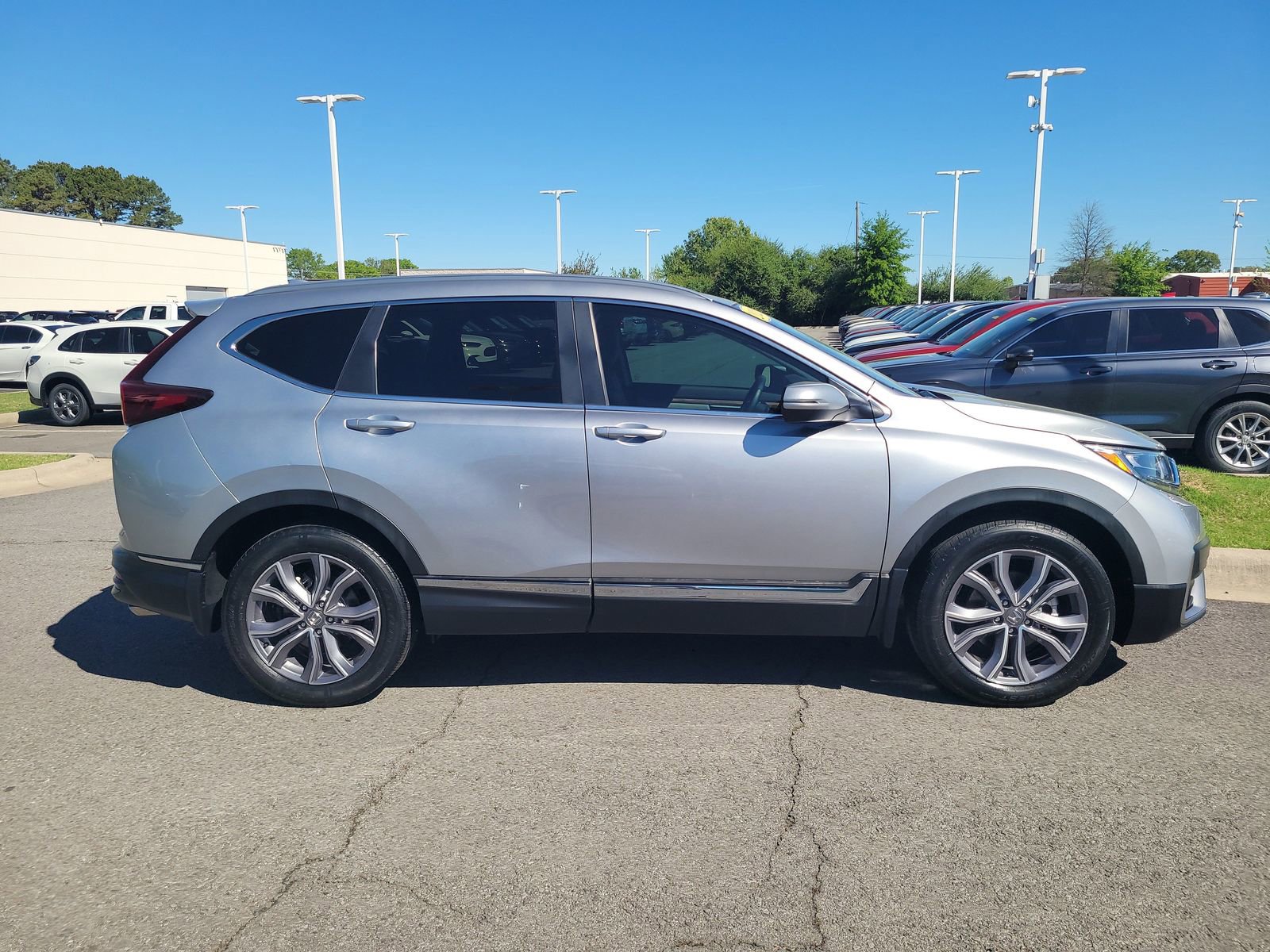 Used 2020 Honda CR-V Touring image 2