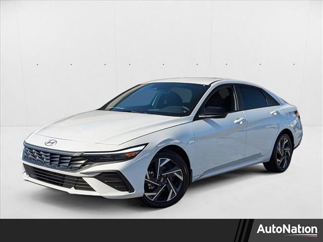 New 2025 Hyundai Elantra SEL image 1