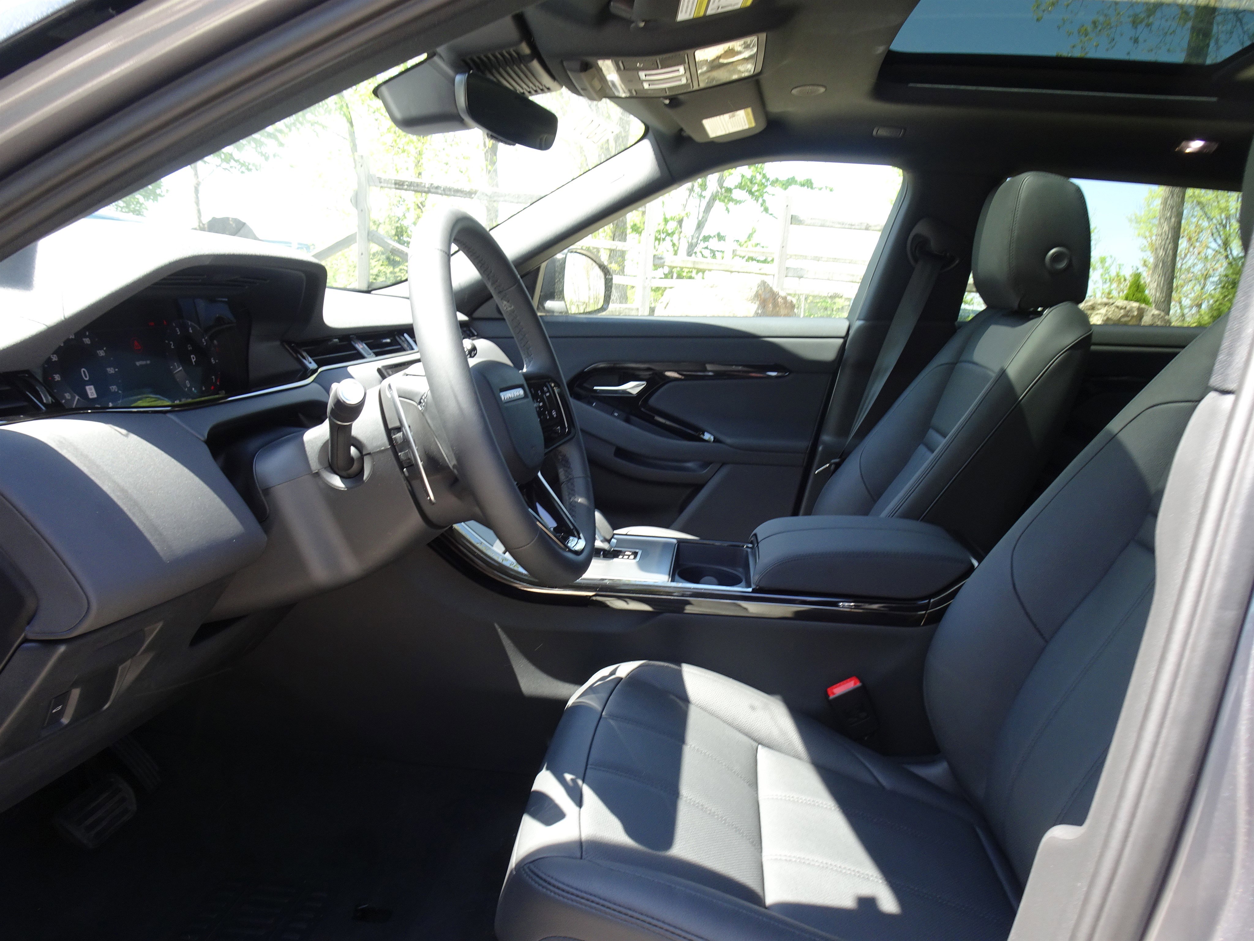 New 2026 Land Rover Range Rover Evoque S image 2